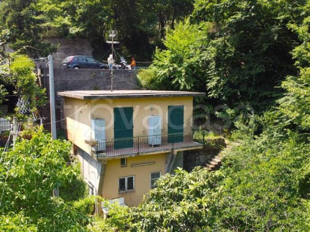 Vendesi casa indipendente a Sori via Teriasca