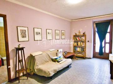 Vendesi casa indipendente a San Nazzaro Sesia via Roma
