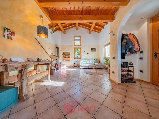 Vendesi casa indipendente a San Cassiano, Prata Camportaccio