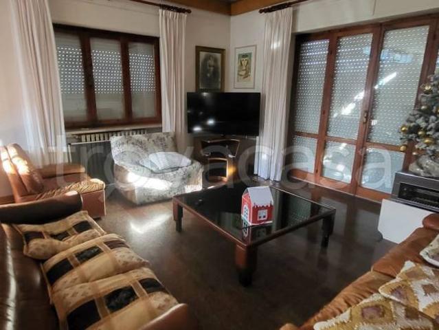 Vendesi casa indipendente a San Severino Marche, Serripola