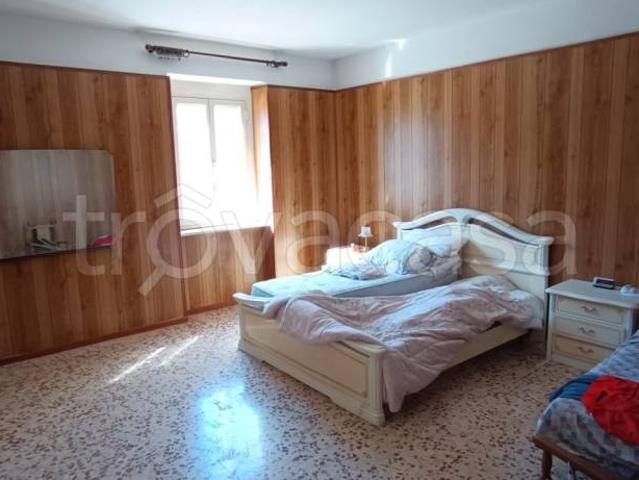 Vendesi casa indipendente a Scoppito