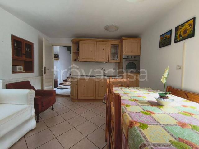 Vendesi casa indipendente a Segonzano