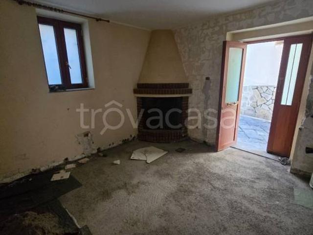 Vendesi casa indipendente a Pollena Trocchia via Cappelli, 65