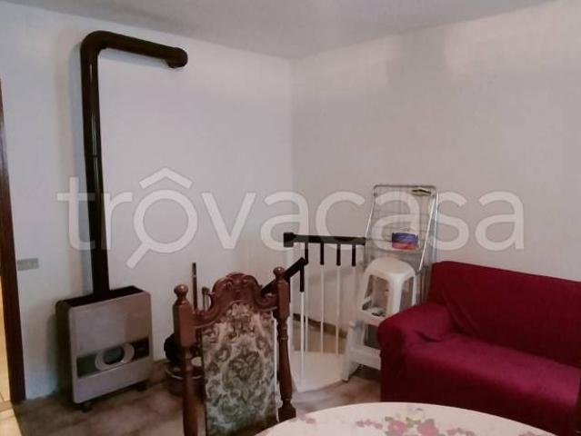 Vendesi casa indipendente a Pedemonte via Longhi, 47