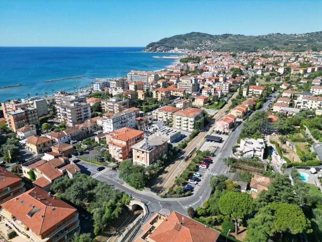 Vendesi casa indipendente a Rovere, San Bartolomeo al Mare