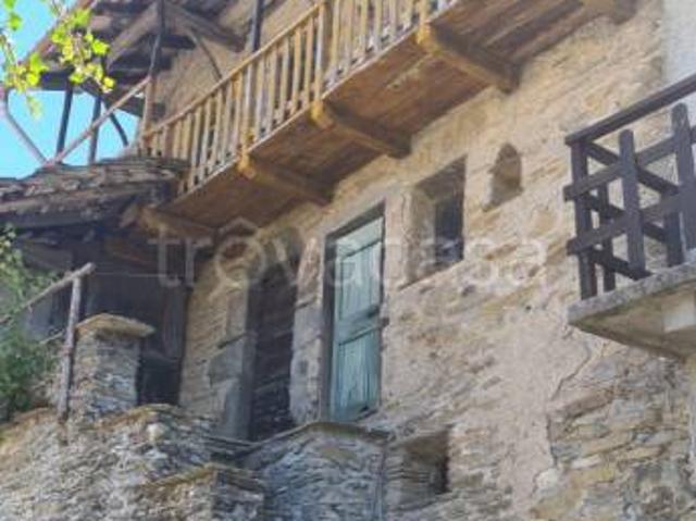 Vendesi casa indipendente a Rezzoaglio