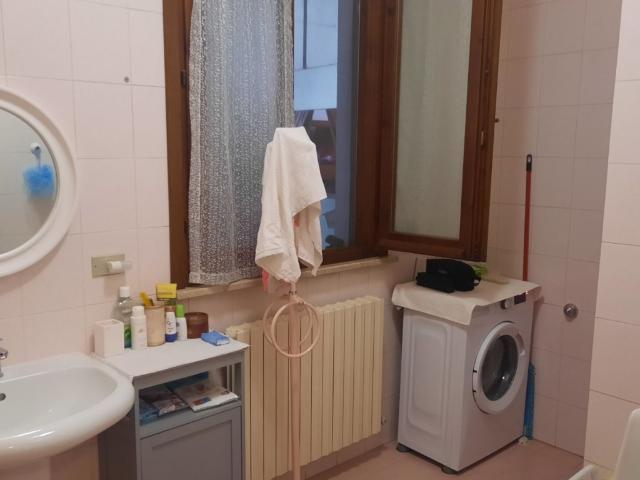 Vendesi casa indipendente a Rio Saliceto piazza giosue' carducci