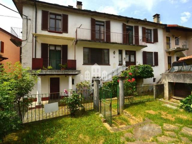 Vendesi casa indipendente a Rueglio