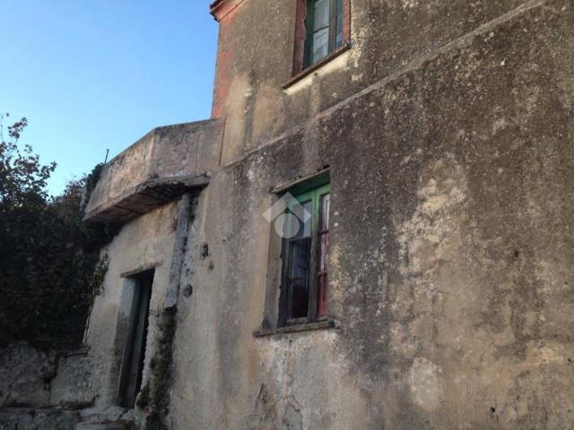 Vendesi casa indipendente a Tovere, Amalfi