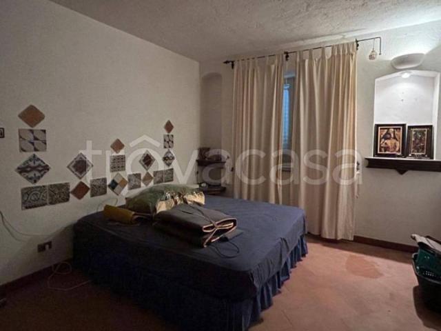 Vendesi casa indipendente a Torraca piazza Mercadante