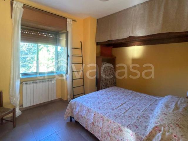 Vendesi casa indipendente a Tortorella