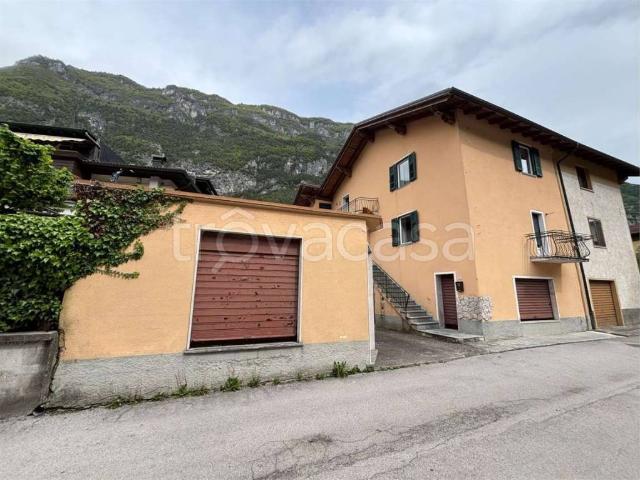Vendesi casa indipendente a Tezze, Grigno