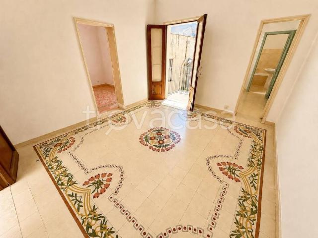Vendesi casa indipendente a Trapani