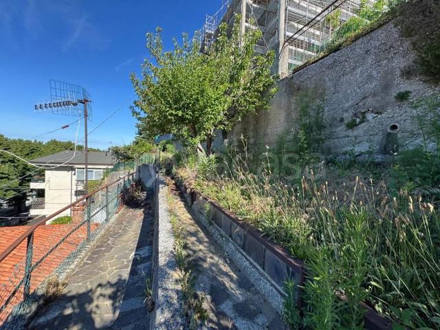Vendesi casa indipendente a Trieste via San Pasquale, 76, San Luigi Rozzol