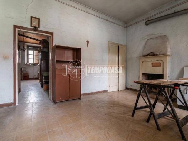 Vendesi casa indipendente a Uboldo via cascina malpaga 25