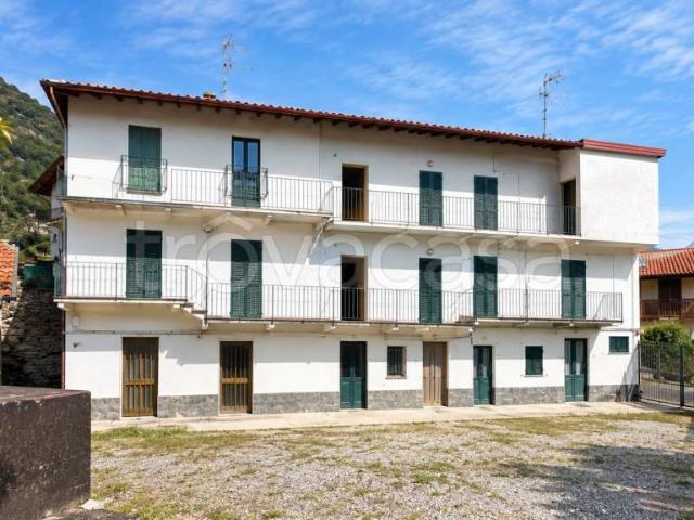 Vendesi casa indipendente a Valmadrera