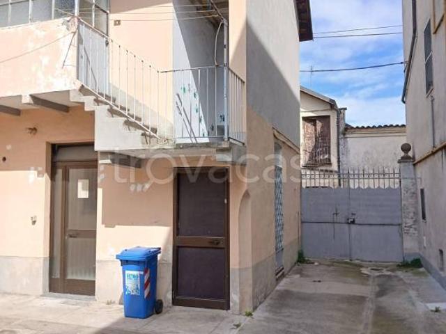 Vendesi casa indipendente a Venaria Reale