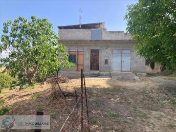 Vendesi casa indipendente a Vicari via Alcide De Gasperi