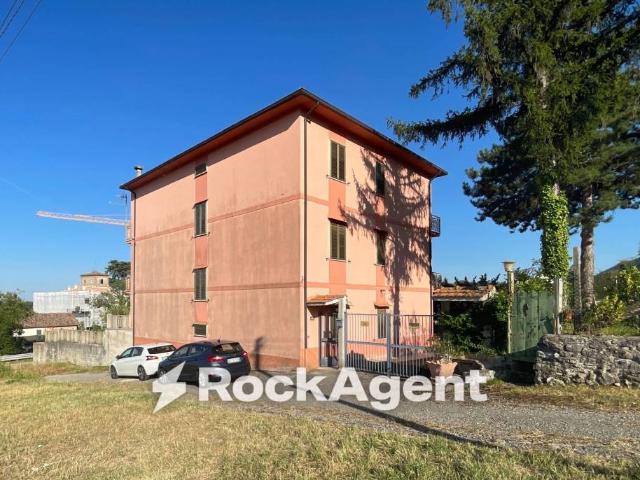 Vendesi casa indipendente a Villa Passo, Civitella del Tronto