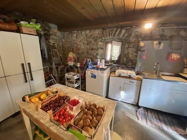 Vendesi casa indipendente a Ville, Challand Saint Victor