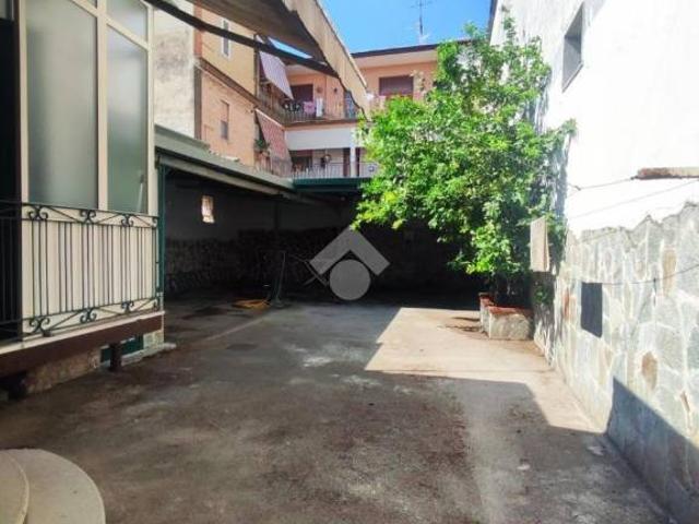 Vendesi casa indipendente ad Afragola via Piemonte, 19