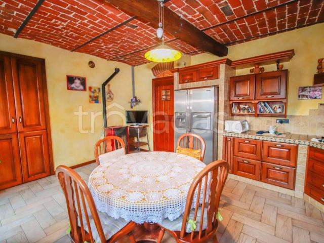 Vendesi casa indipendente ad Agliè