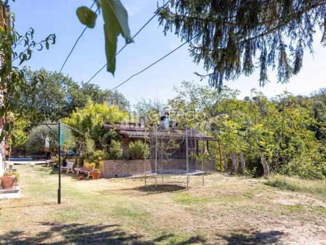 Vendesi casa indipendente ad Ancona, Gallignano