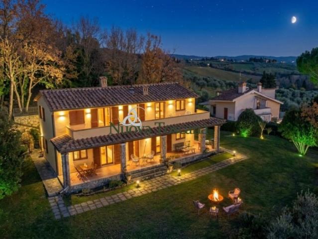 Vendesi casa indipendente ad Antria, Arezzo