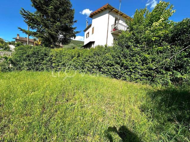 Vendesi casa indipendente ad Arrone via Guglielmo Marconi, 18
