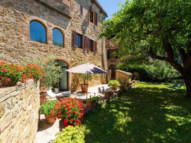 Vendesi casa semindipendente a Castelmuzio, Trequanda