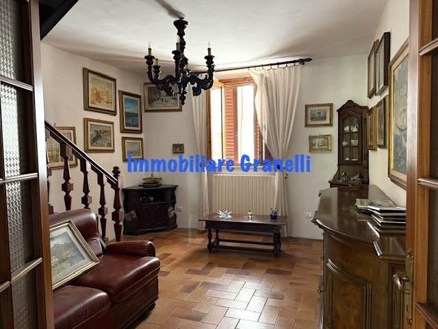 Vendesi casa semindipendente a Empoli