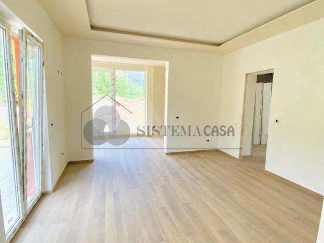 Vendesi casa semindipendente a La Spezia via Molinello, 40