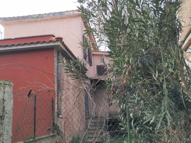 Vendesi casa semindipendente a Roma via Appia Nuova 1248, Capannelle Statuario