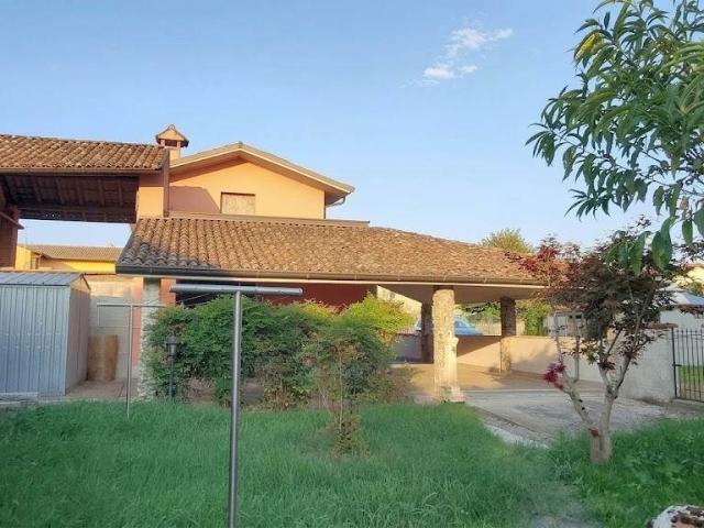 Vendesi casa semindipendente a Villanova del Sillaro