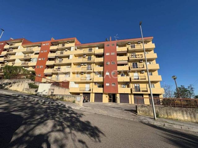 Vendesi quadrilocale a Matera via Agri