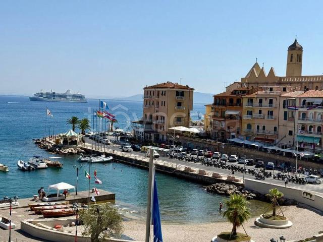 Vendesi quadrilocale a Monte Argentario via Alfredo Cappellini, Porto Santo Stefano
