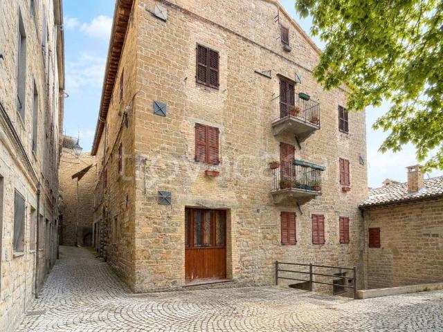 Vendesi quadrilocale a Montemonaco viale Indipendenza, 13