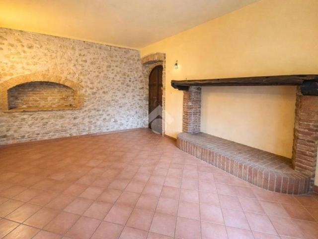 Vendesi quadrilocale a Bazzano Inferiore, Spoleto