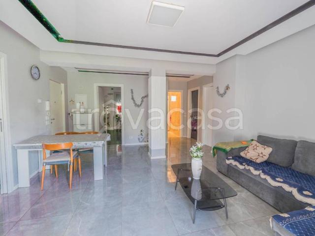 Vendesi quadrilocale a Bolzano via Pietralba, Oltrisarco Aslago