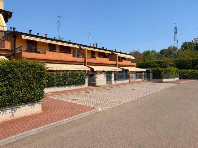 Vendesi quadrilocale a Castellarano via Isonzo, 31