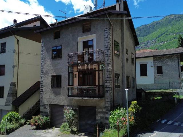 Vendesi quadrilocale a Cedegolo via Dosso, 5