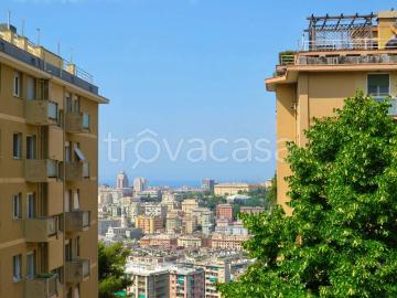 Vendesi quadrilocale a Genova via Giovanni Amarena, San Fruttuoso