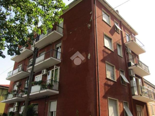 Vendesi quadrilocale a Parma via Genova, 3, San Leonardo