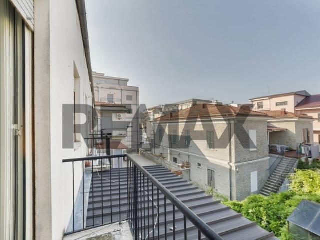 Vendesi quadrilocale a Pescara via Dei Peligni, 60, Porta Nuova