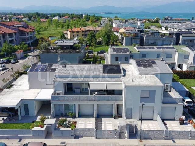Vendesi quadrilocale a Peschiera del Garda via Pastore, 16