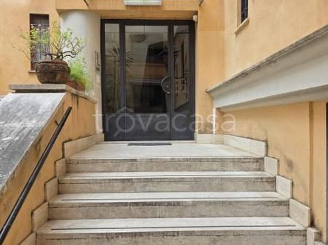 Vendesi quadrilocale a Roma via Ludovico di Vartemà, Testaccio