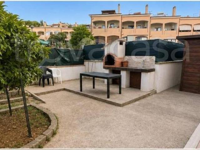 Vendesi quadrilocale a Santa Marinella via Elcetina