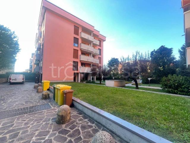 Vendesi quadrilocale a Saronno via Pozzo, 25
