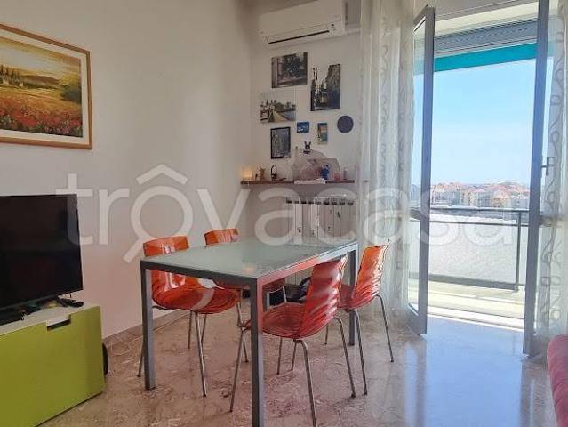 Vendesi quadrilocale a Savona via Stalingrado