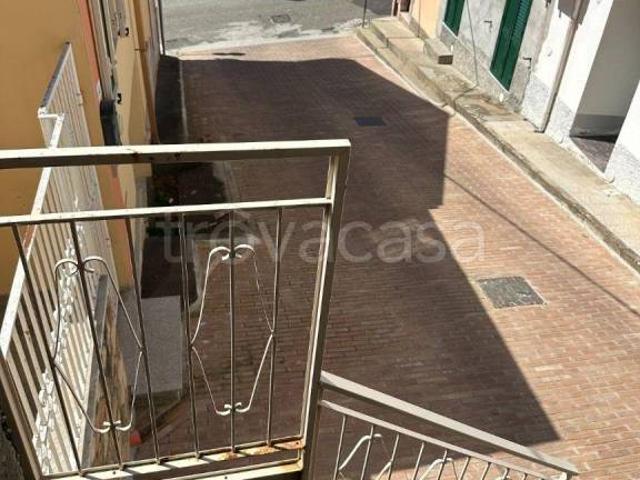 Vendesi quadrilocale a Settingiano piazza Governa